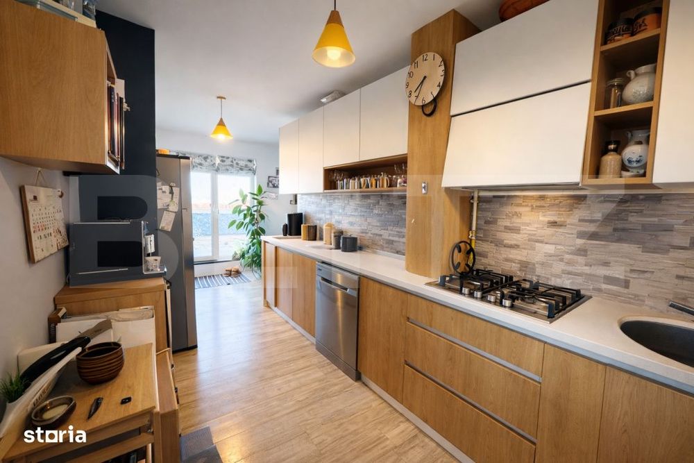 Apartament tip Penthouse, 170mp, parcare, terasa, zona Andrei Muresanu