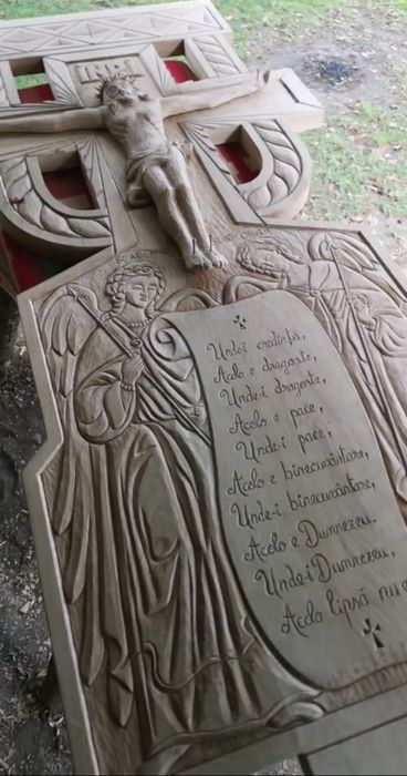 Troițe, răstigniri. Din lemn de stejar, uscat!