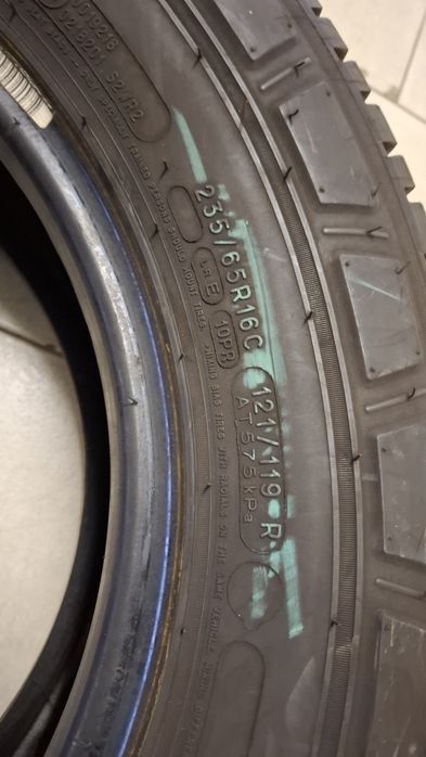 2бр летни бусови гуми Michelin 235 65 16С