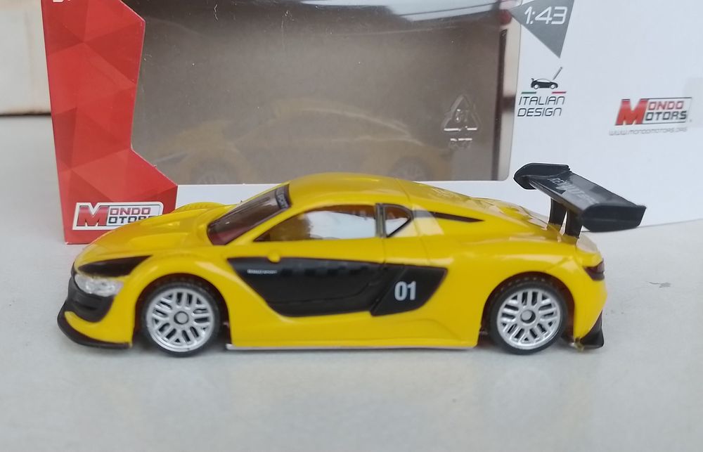 Продавам Renault RS01, мащаб 1/43