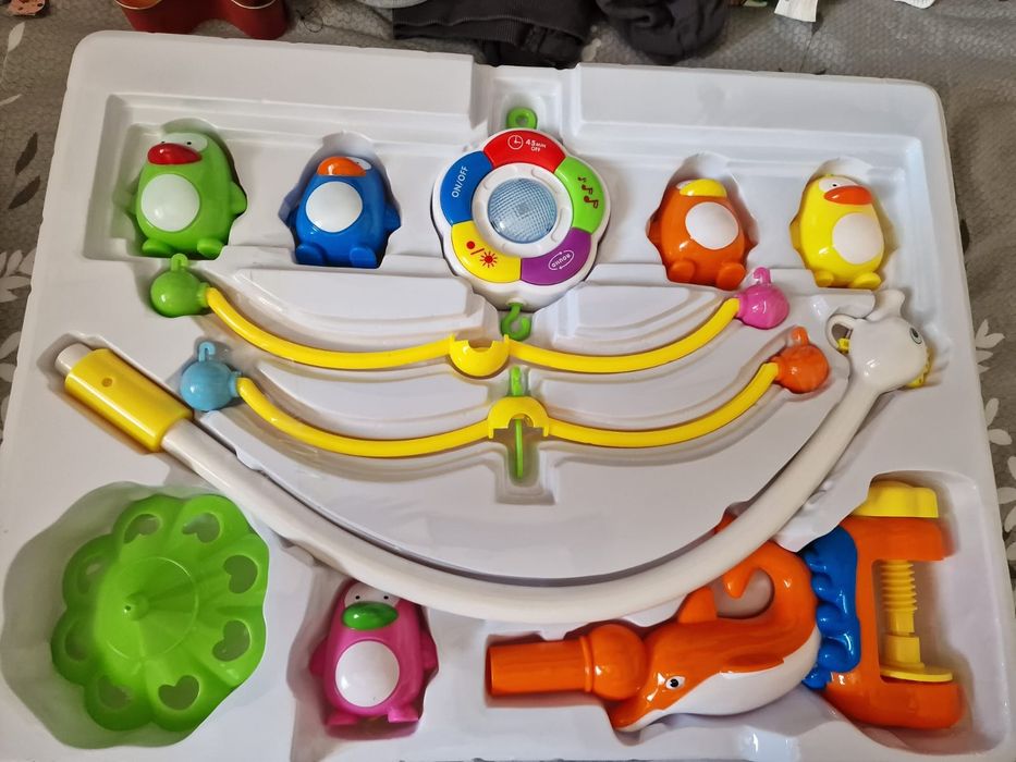 Продам новый мобиль.