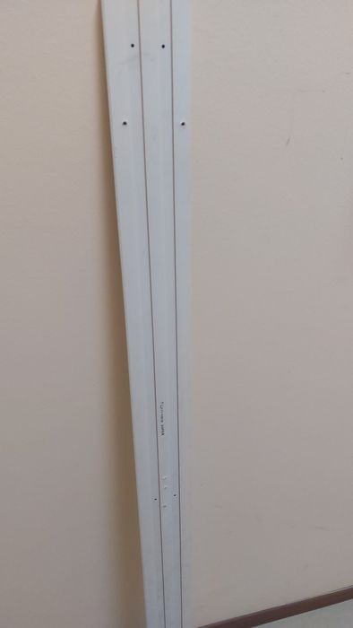 Карнизы б у, белые