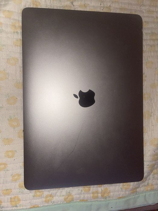 MacBook Pro 13 (2017) / 256 GB