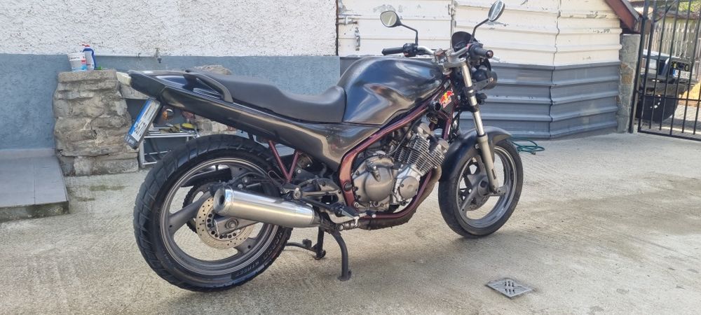Yamaha  XJ 600s.