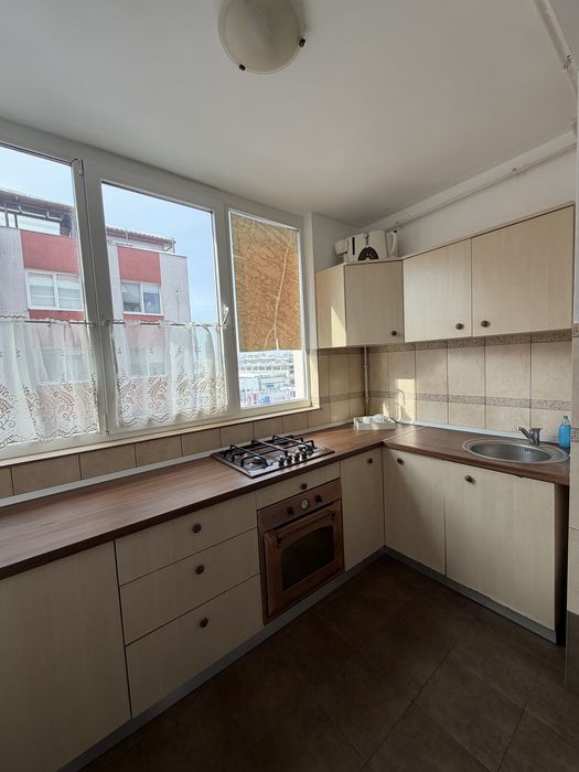 Inchiriez apartament 3 camere Centru