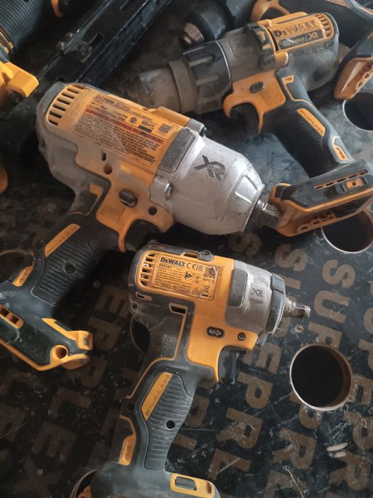 Инструмент девальт DeWalt