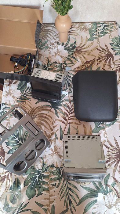 Оригинална мултимедия за Subaru Forester – радио, навигация, панел