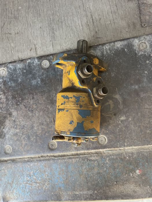 Гидро насос на манипулятор