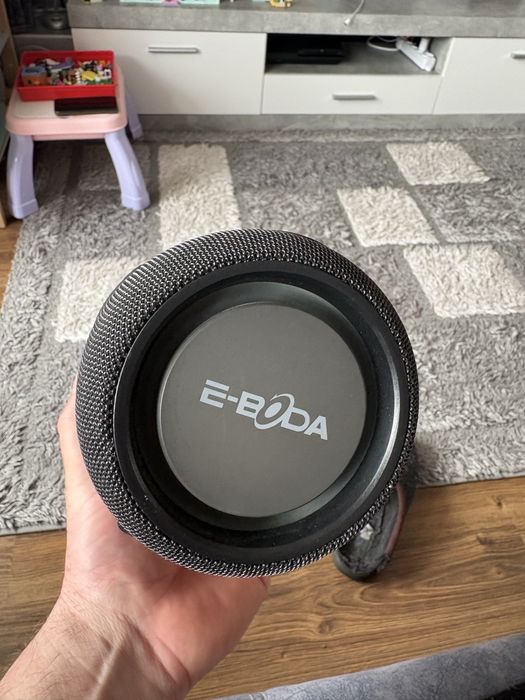 Boxa portabilă e boda