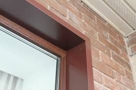 Откосы, отливы из металла.