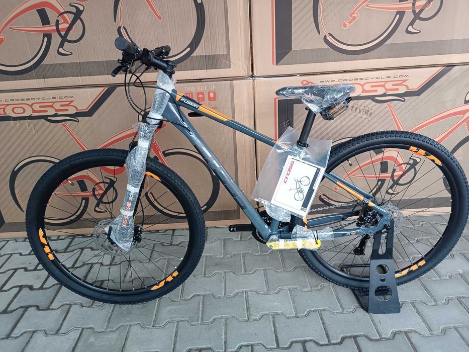 НОВ Планински велосипед 29" Cross Fusion