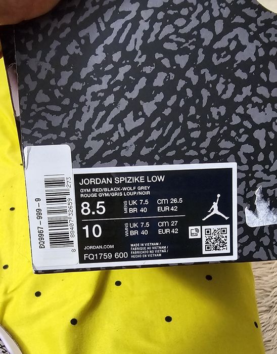 Vând Jordan  spizike