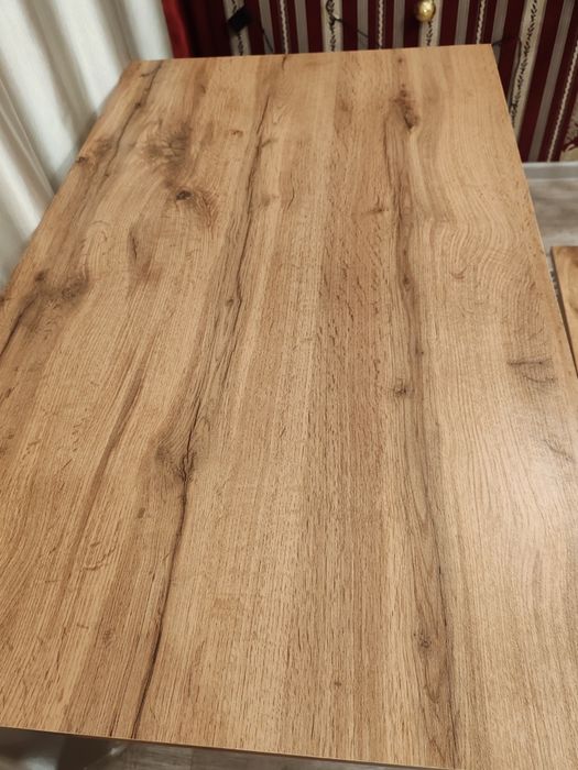 Стол и табуретки