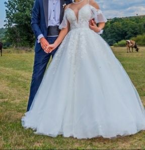 Булчинска рокля цвят шампанско