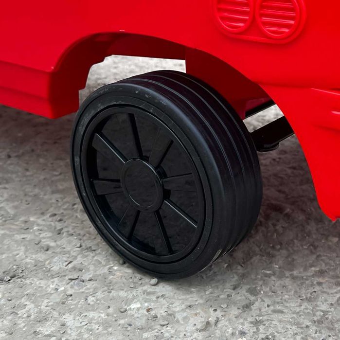 Trenulet electric pentru 2 copii CHUGGINGTON, 2x45W 12V, #RED