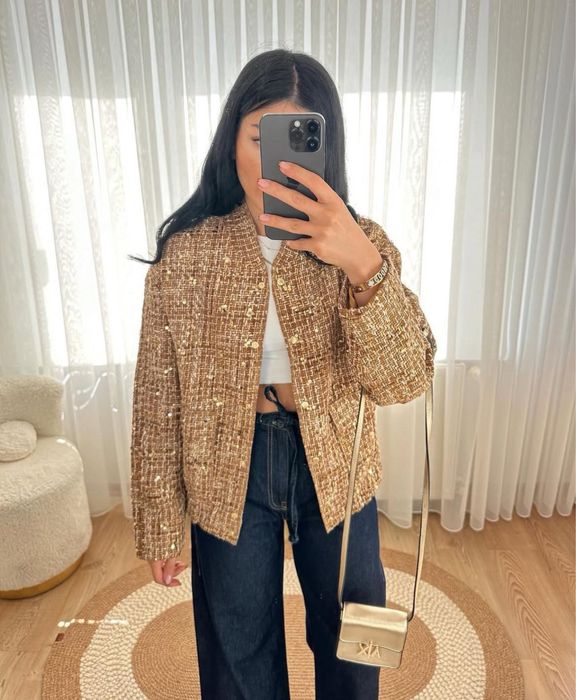 Дамско яке по модел Zara със златни нишки
