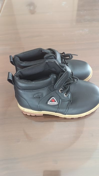 Детски черни боти