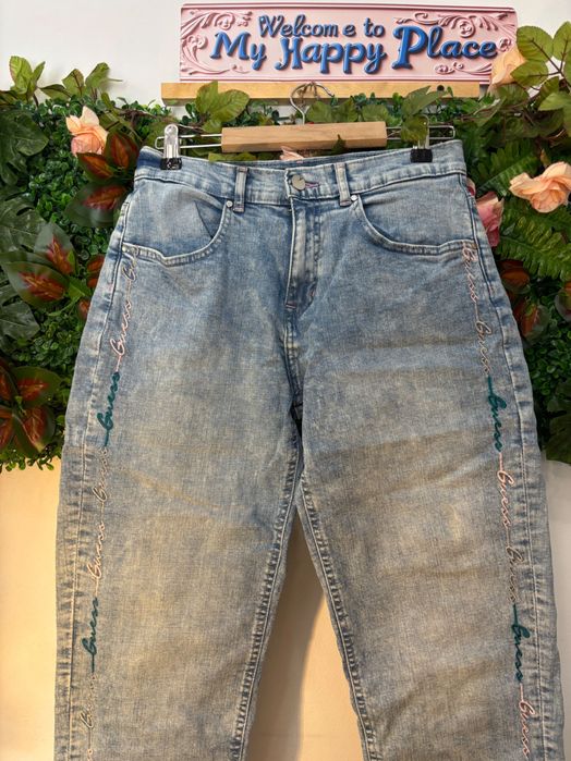 Дънки Guess с надпис