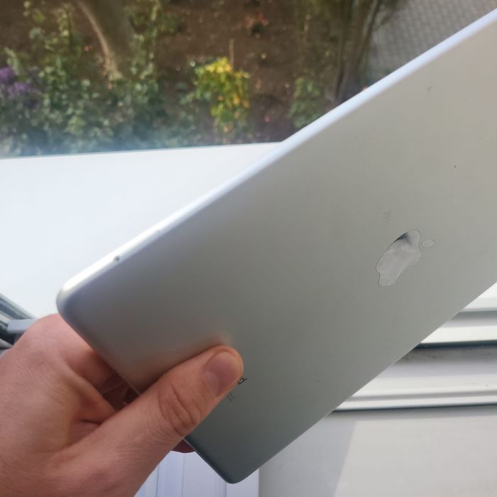 Ipad air gen 3 ,cu celular si apple pencil 1
