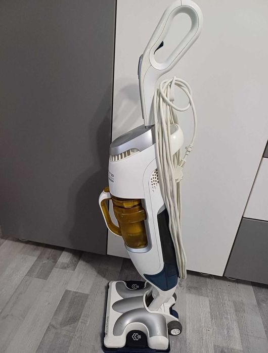 Aparat de curățat cu abur