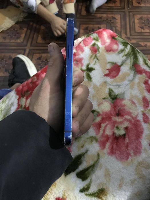 Vând urgent.   iPhone 12 128 GB baterie 82