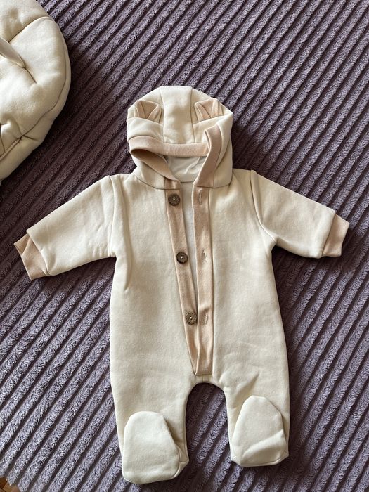 Продам КОКОН+комбинезон на выписку