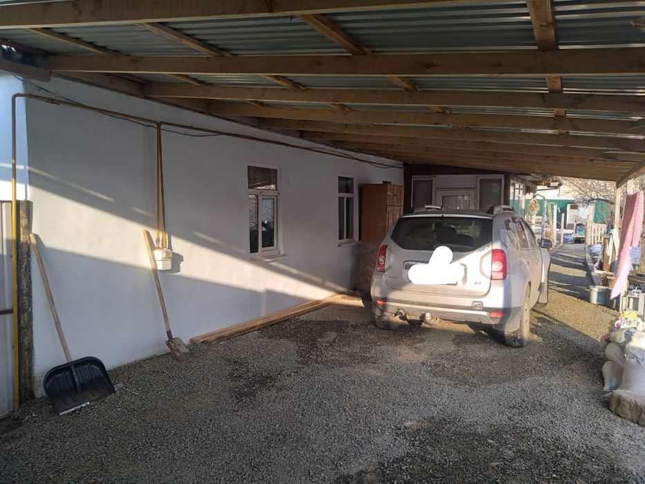 Продаётся дом в районе 1 участка