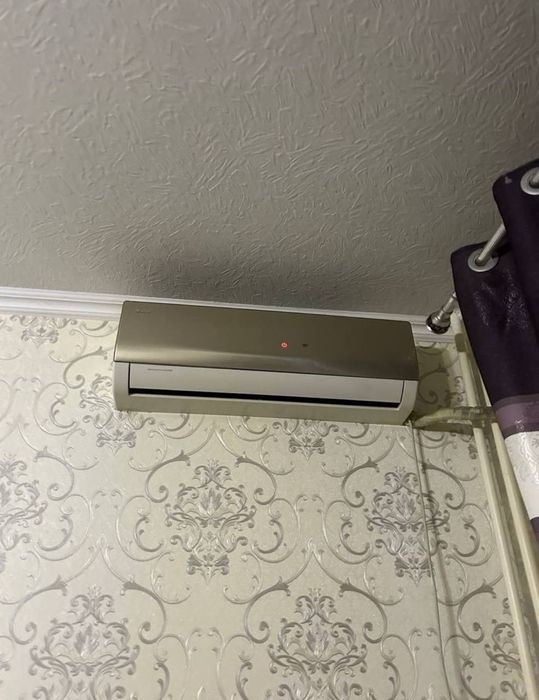 Срочно Продаётся Дархан 1/1/9 с мебелью техникой ремонт средний !