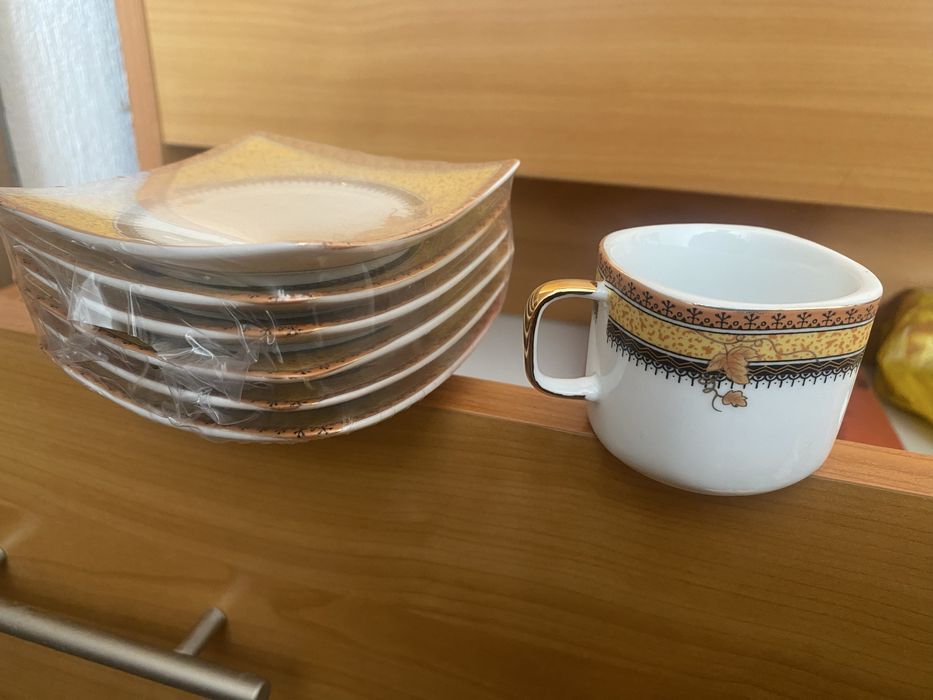 Сервиз за кафе - нов, опакован.