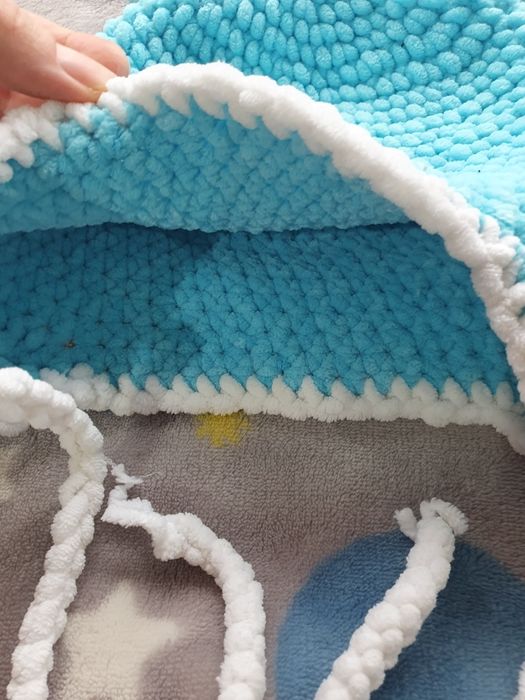 Шапка теплая, зимняя на 2-3 года