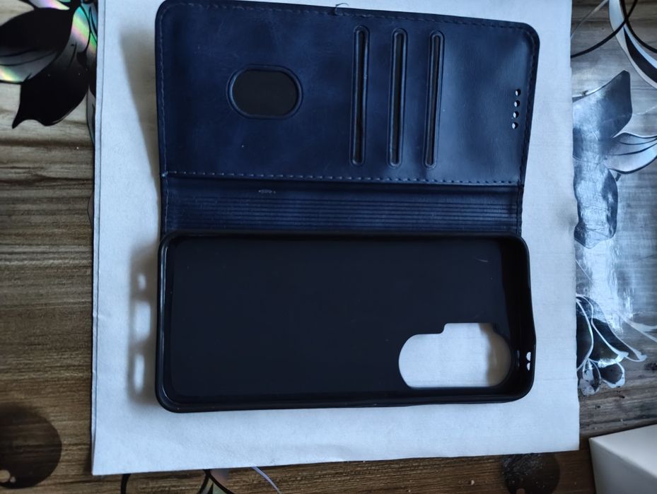 Продавам два калъфа