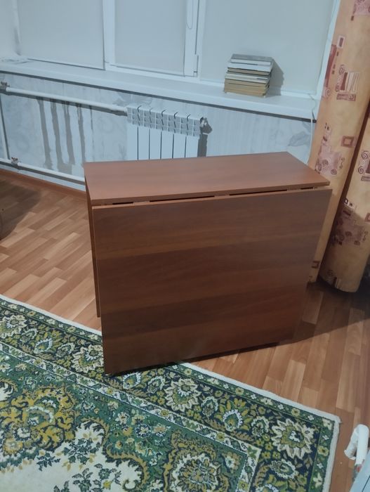 Продам ковер и стол выдвижной