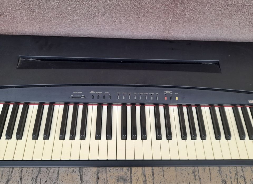 Yamaha YPP-50 pian digital