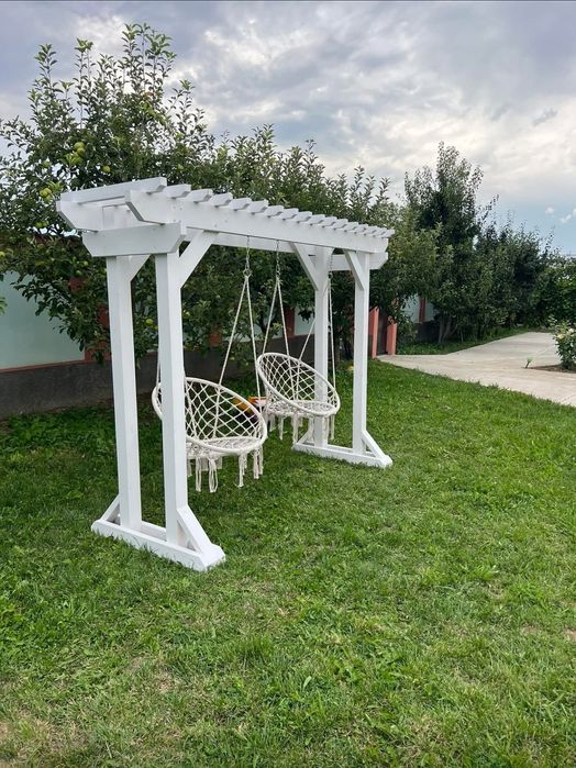 La  comandă leagane (balansoar) mese,bănci,foișoare din lemn