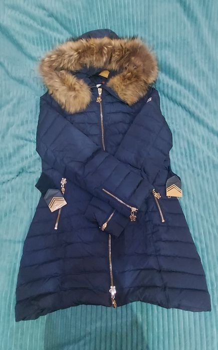 Продам куртку пуховик 10 000