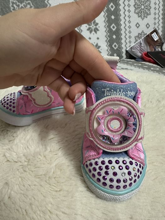 Adidasi skechers twinkle cu luminite masura 21 , 11 cm