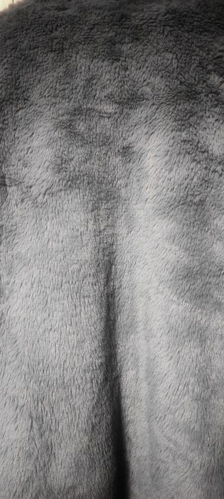 Сиво Пухкаво палто