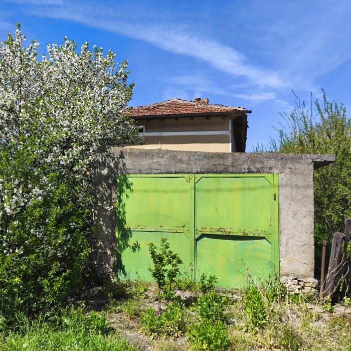 Продавам къща в село Овчарово,Добрич