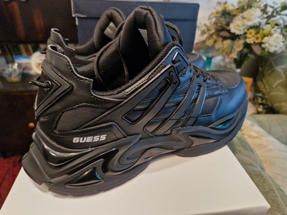 Guess Belluno , носени веднъж,  неразличими от нови.