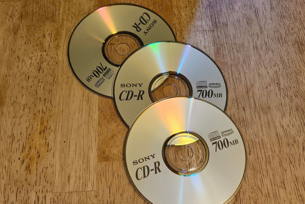 Vand muzica la cerere pe usb, sd card, cd,dvd