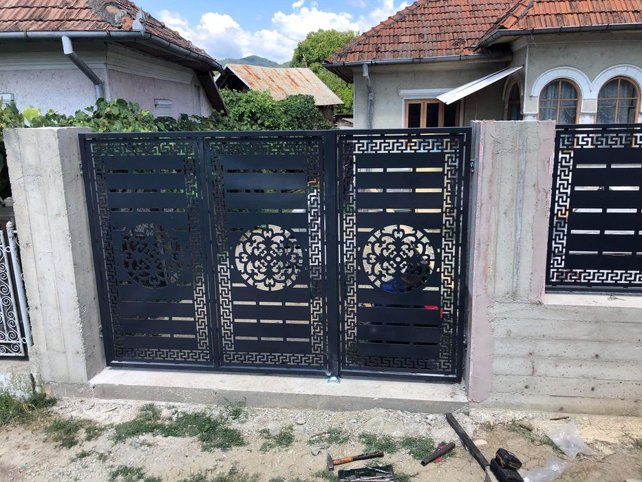 Porti garduri tabla decupată traforate