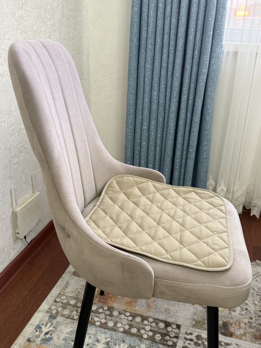 Стол со 6 стульями