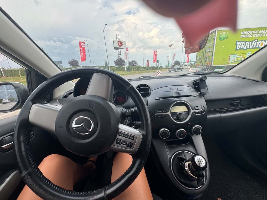 Mazda 3300 euro