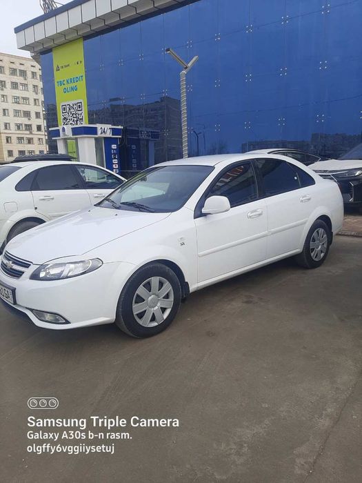 Срочно Жентра сотилади йили 2020 метан тоза мошина, нархи 150милион