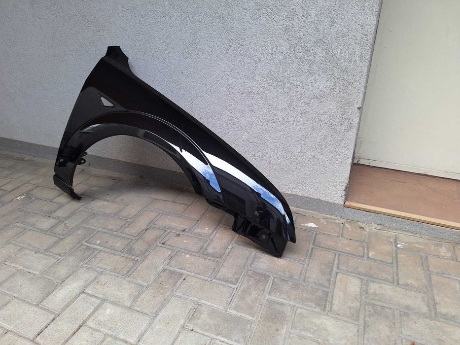 Aripa Fata Dreapta Ford Mondeo 2000-2007 Vopsita Negru