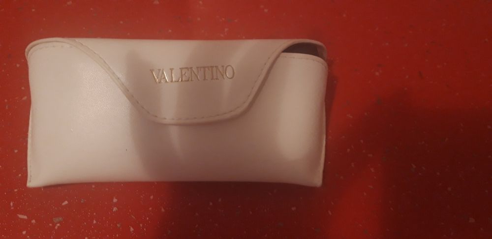 Ochelari damă Valentino negri la 250 lei Timișoara