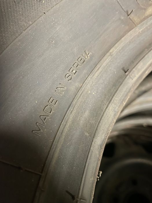 Продавам гуми за джип