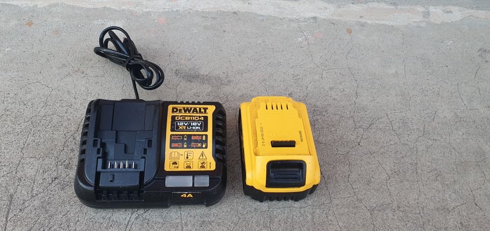 Incarcator și baterie dewalt. 5.AH.18 v.