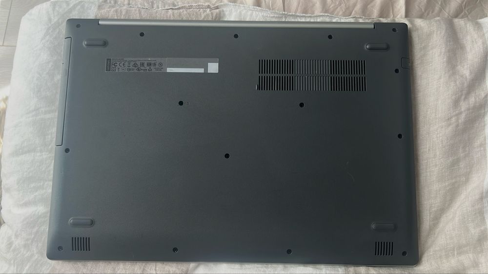 Vând Laptop Lenovo