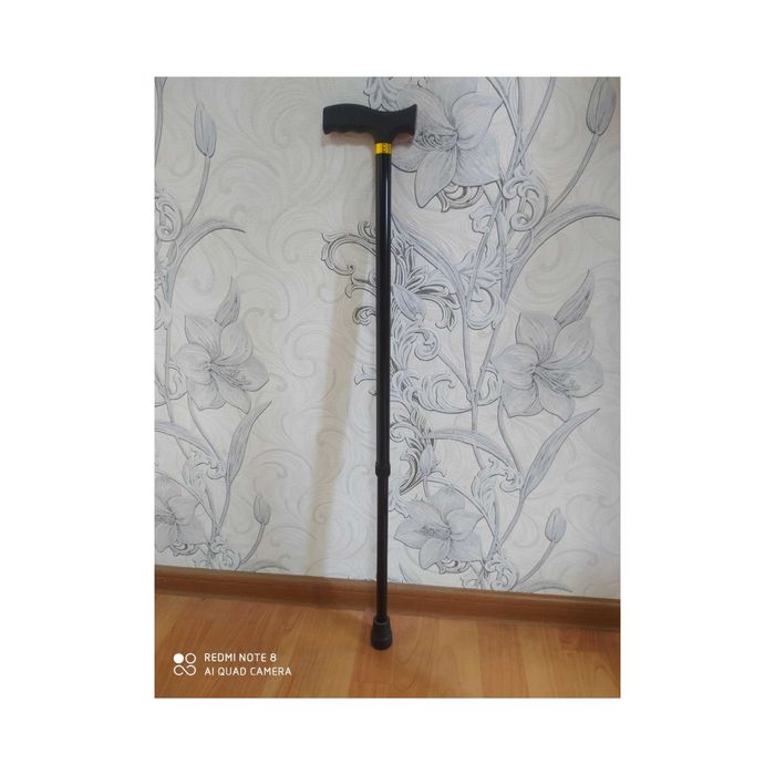 Доставка. Черная металлическая трость, удлиняется